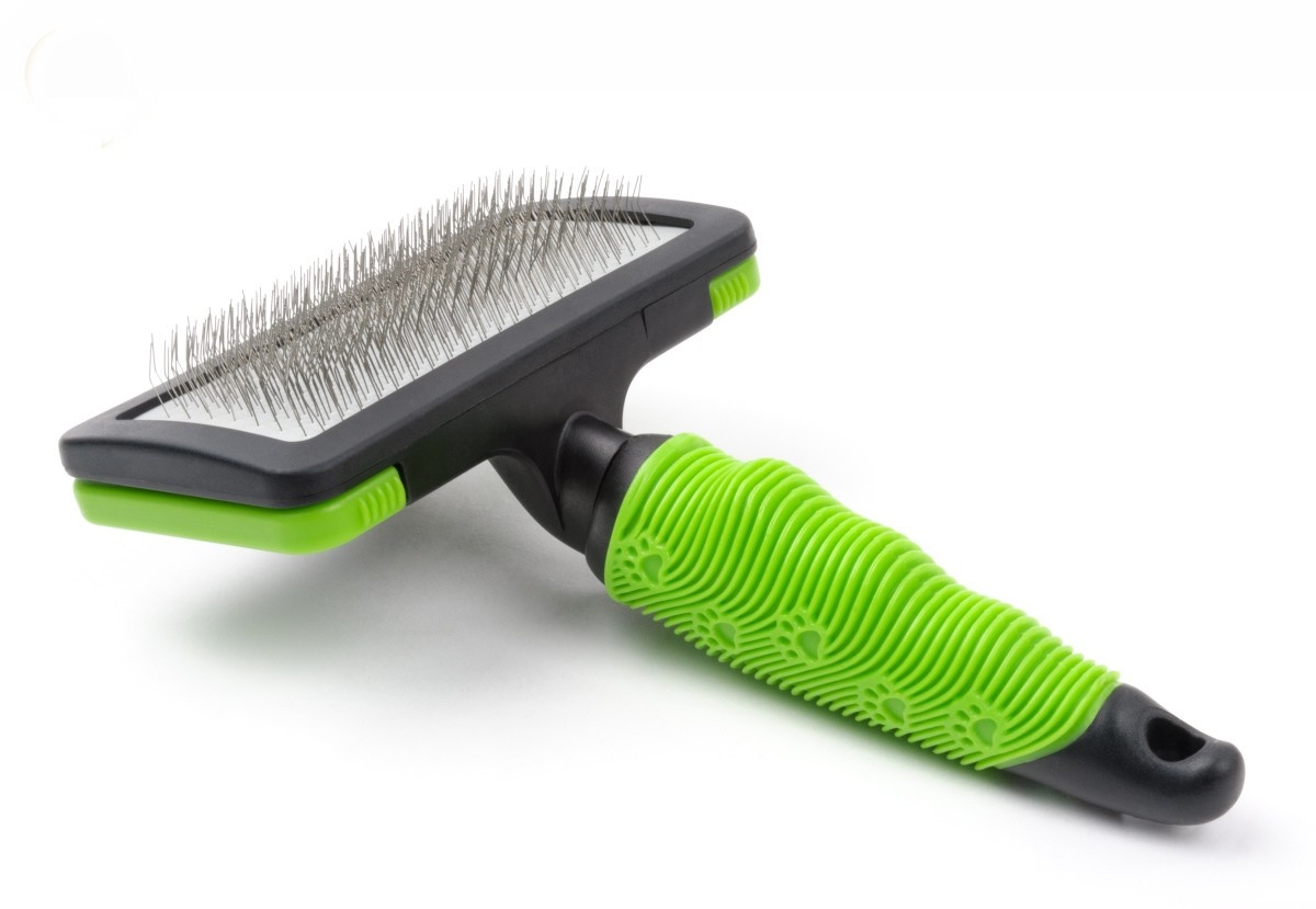 Hřebeny, furminátory